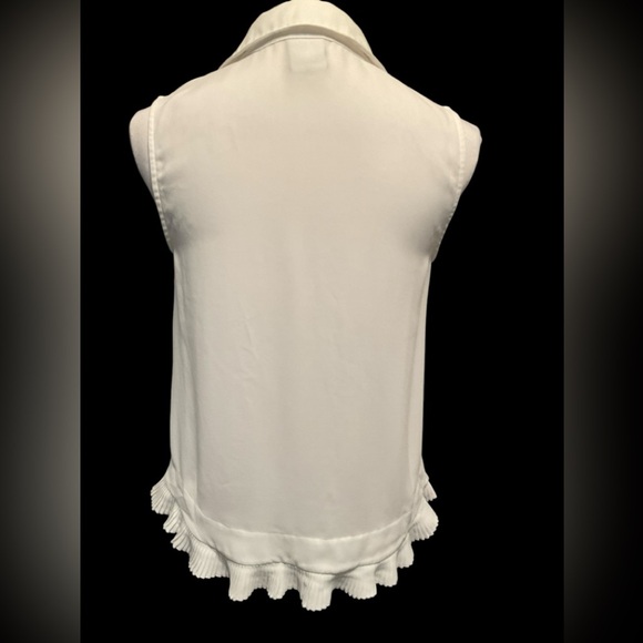 CAbi White Sleeveless Pleat Hem Button Down Blouse Style 3439 Size XS - Picture 5 of 7